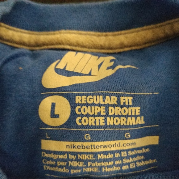 Nike Graphic T-shirt - Picture 2 of 4